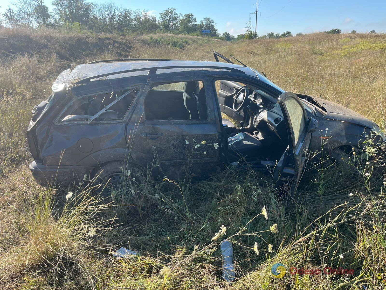 Два ДТП в Белгород-Днестровском районе: один водитель врезался в дерево, второй – вылетел в кювет