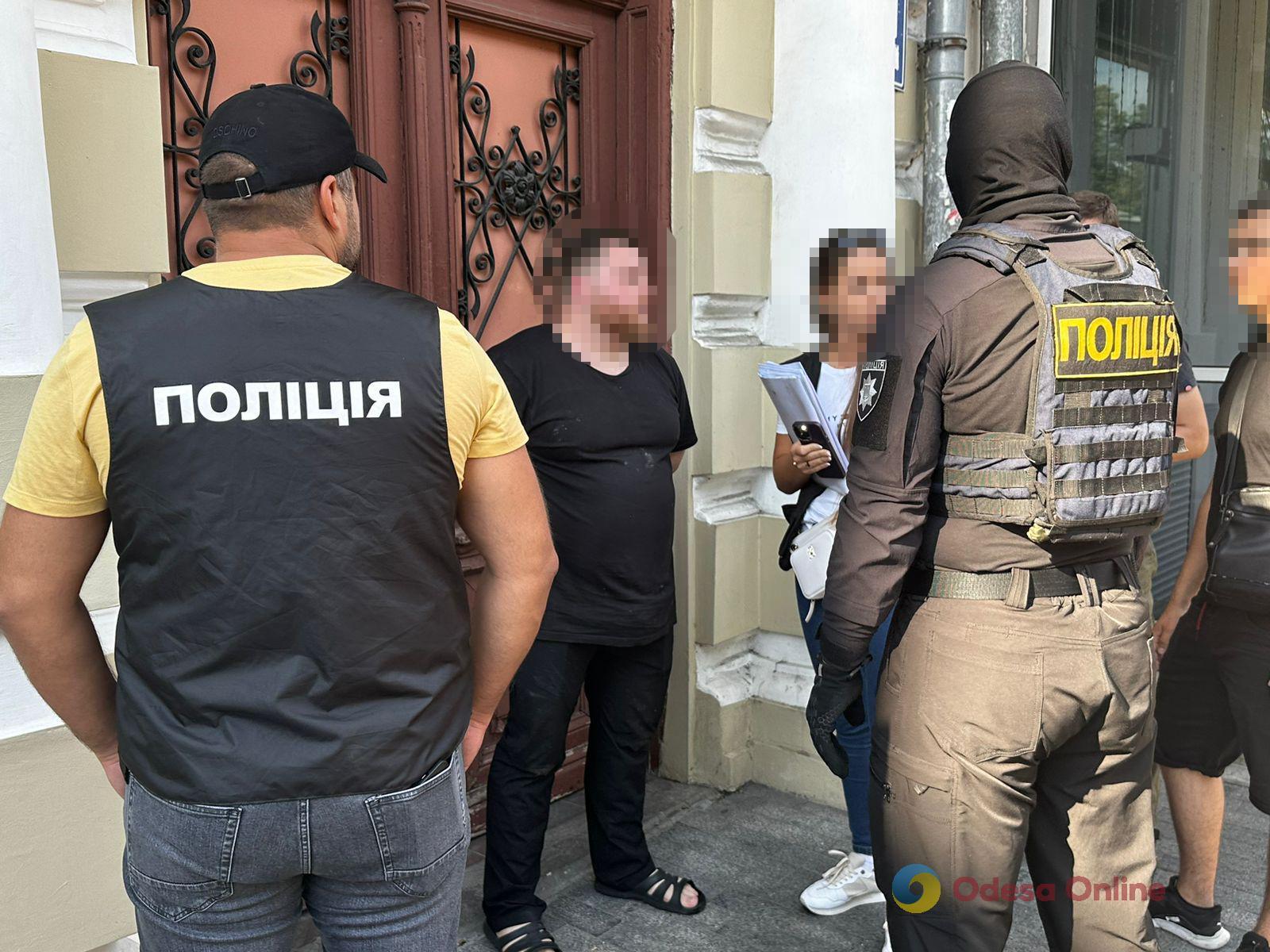 В Одессе разоблачили мужчину, который помогал призывникам незаконно уехать за границу