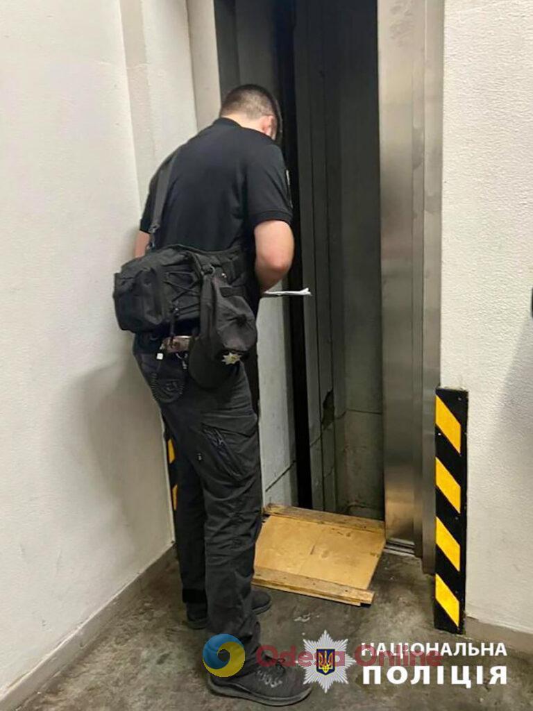 В Одессе при ремонте лифта погиб лифтер