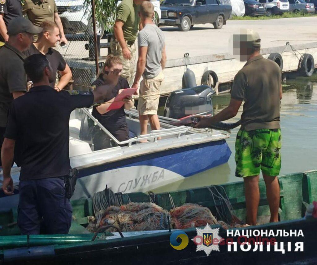 В Одесской области разоблачили двух браконьеров, которые в реке Дунай выловили краснокнижную рыбу