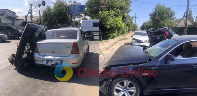 В Одессе в тройном ДТП пострадал один из водителей