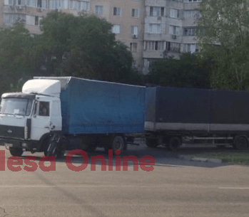 В Одессе в ДТП с грузовиком пострадал мотоциклист