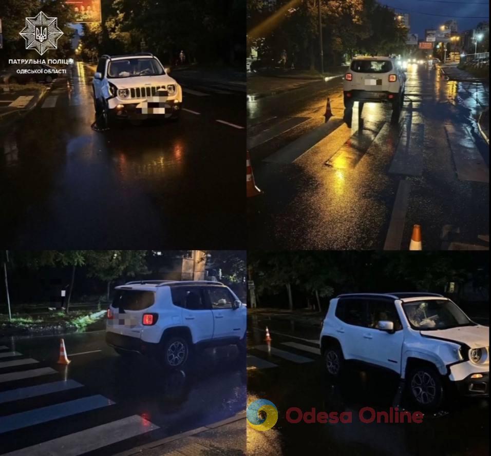 В Одессе на улице Ильфа и Петрова Jeep наехал на пешехода