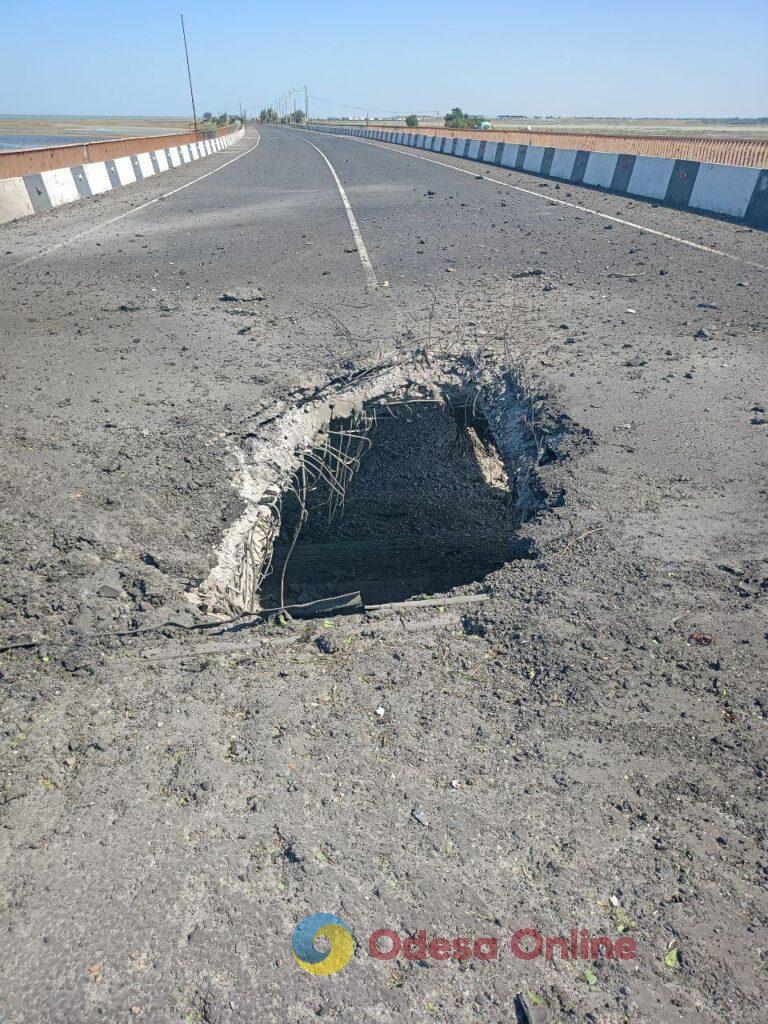 На Чонгарському мості нові пошкодження (фото)