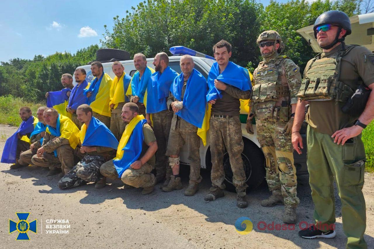Из российского плена вернулись домой еще 22 украинских воина