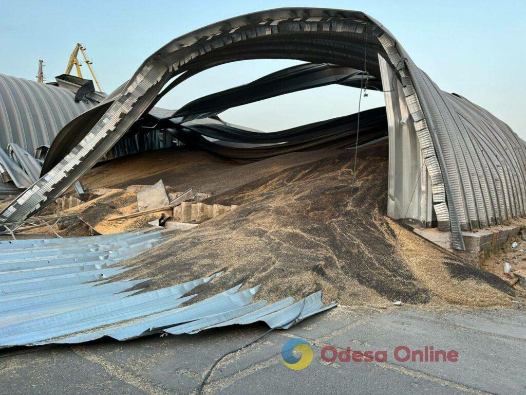 Росія обстріляла порт на Одещині: зруйновані зерносховища та інша інфраструктура
