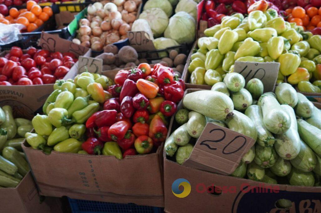 Перець, яблуки та сало: суботні ціни на одеському «Привозі»