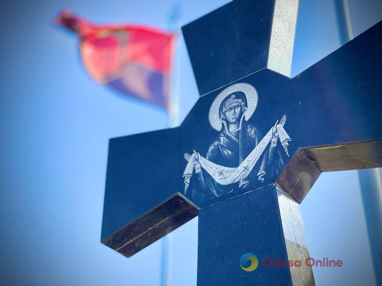 На одесском кладбище почтили погибших защитников Украины, а также освятили новый Казацкий Крест