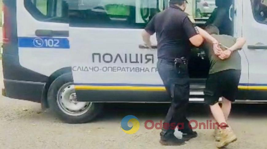 Ударил ножом в ответ на просьбу закурить: полиция задержала одессита