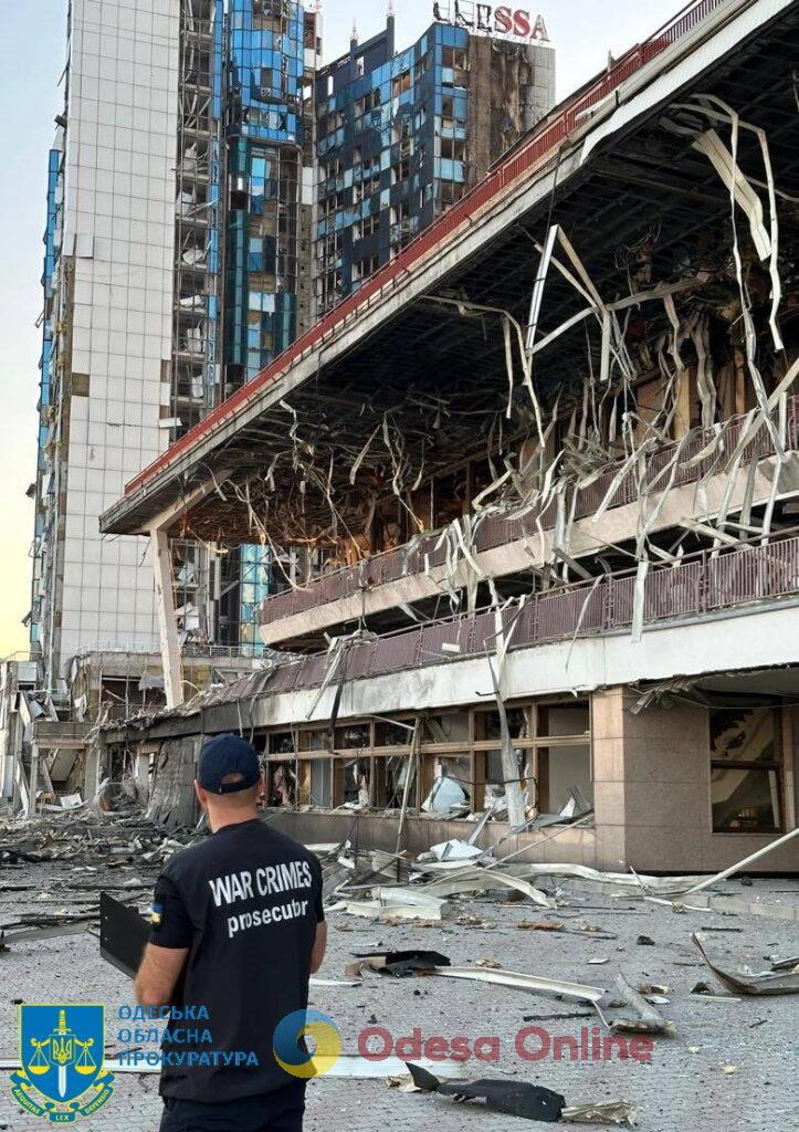 Разрушенный Одесский морвокзал и сгоревший отель: прокуратура фиксирует последствия ночной атаки врага