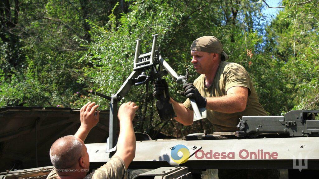 Робота одеських морпіхів-ремонтників (фото)