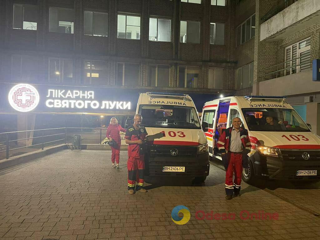 Последствия дроновой атаки по югу Одесской области: двоих пострадавших транспортировали во Львов
