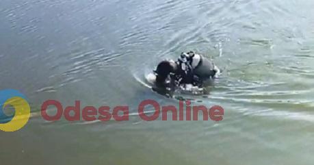 Водолазы нашли тело мужчины, который пропал во время купания в пруду под Одессой
