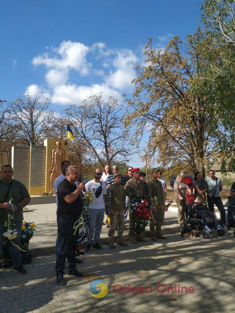 В селі на Одещині відкрили Алею пам’яті військовим, які загинули на війні