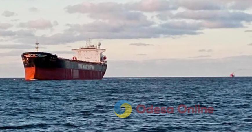 Три нових судна йдуть у порти Великої Одеси під завантаження