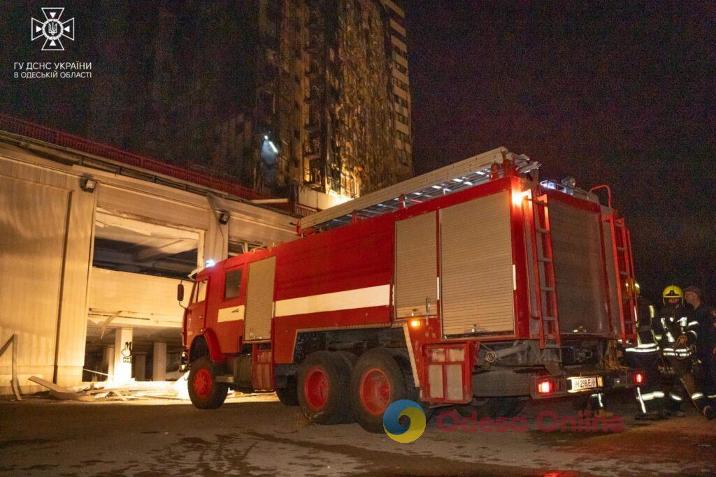 Нічний удар по Одесі та області: горів готель на морвокзалі, є постраждала