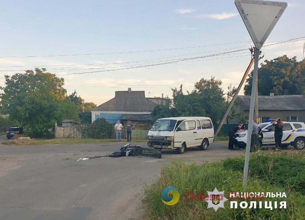 В Одесской области пьяный водитель микроавтобуса сбил мотоциклиста (фото)