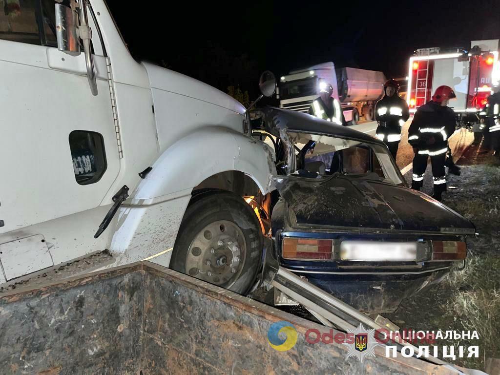 Столкнулись легковушка и грузовик: в Белгород-Днестровском районе произошло смертельное ДТП