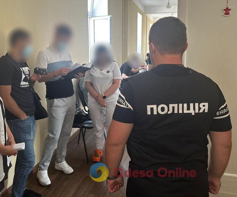 В Одессе медик организовала схему выдачи «белых» билетов