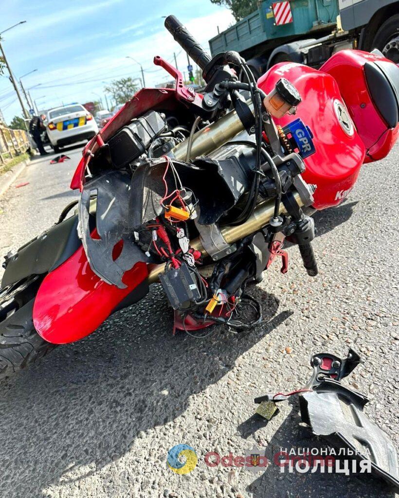 Одесса: на Николаевской дороге мотоциклист сбил пешехода