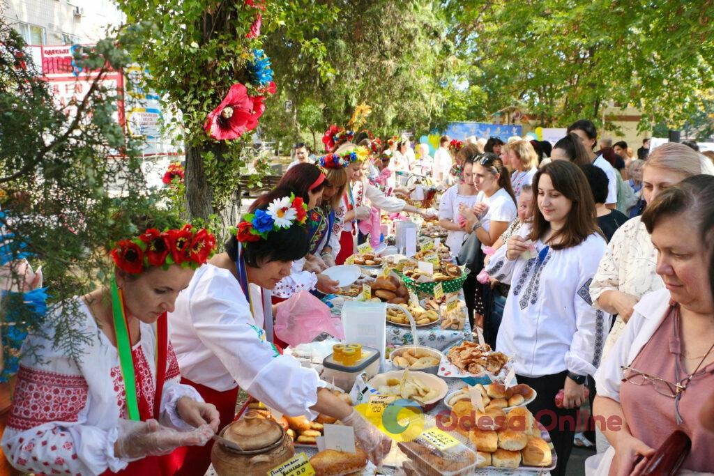 В Одесі пройшов благодійний ярмарок на підтримку ЗСУ (фото)