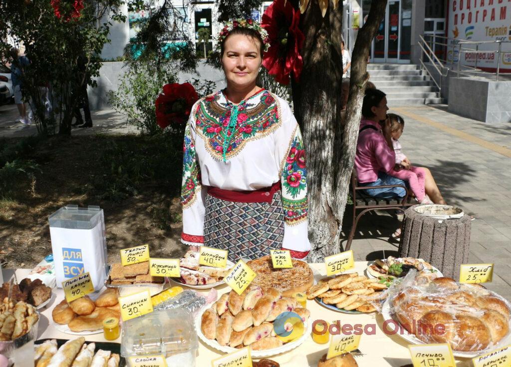 В Одесі пройшов благодійний ярмарок на підтримку ЗСУ (фото)