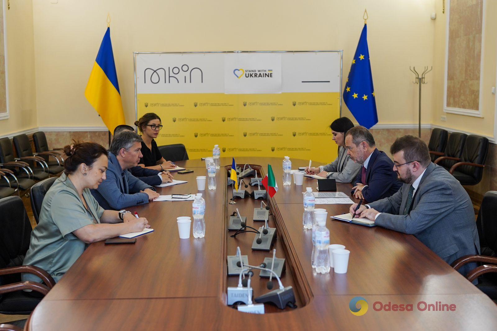 Україна й Італія обговорили відбудову Спасо-Преображенського собору в Одесі, пошкодженого росіянами Україна й Італія обговорили відбудову Спасо-Преображенського собору в Одесі, пошкодженого росіянами