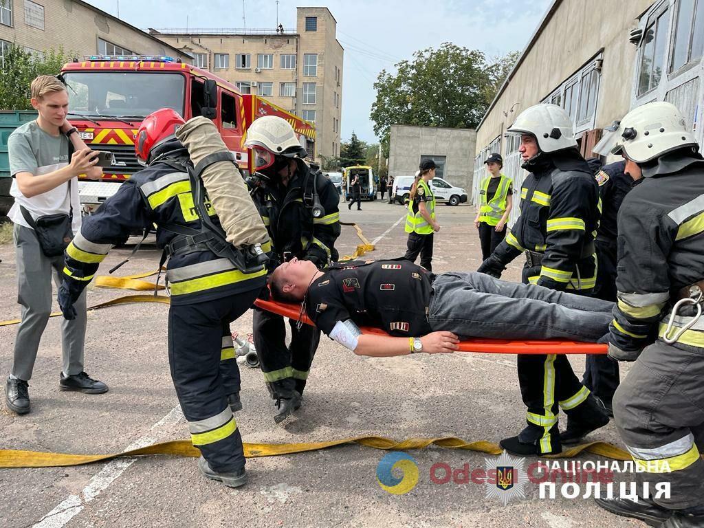 В Ізмаїлі пройшли тактико-спеціальні навчання у разі «прильоту» у будівлю поліції (фото, відео)