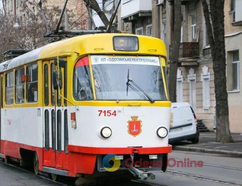 В Одессе временно приостановлено движение трамваев по двум маршрутам