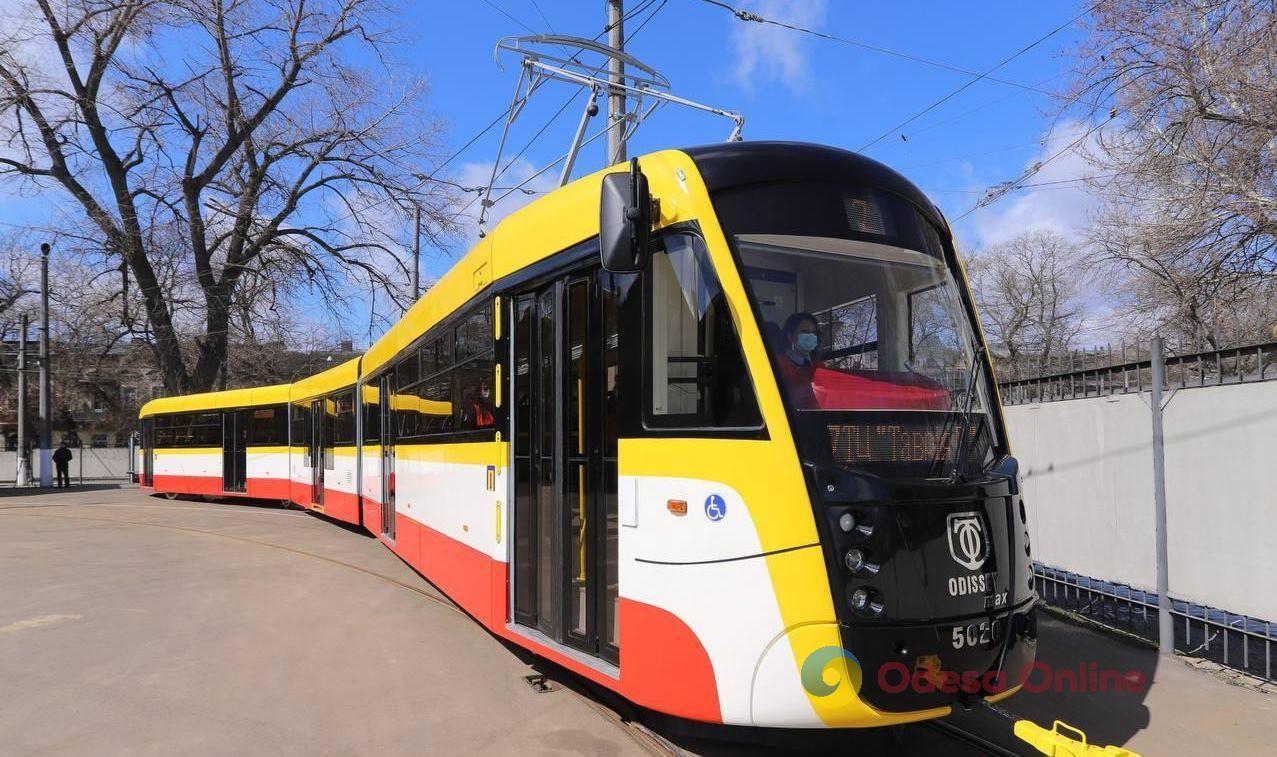 В Одесі деякі трамвайні та тролейбусні маршрути курсуватимуть під час комендантської години