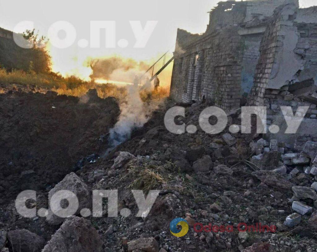 Ворог атакував Одеську область ракетами та ударними дронами, є влучання