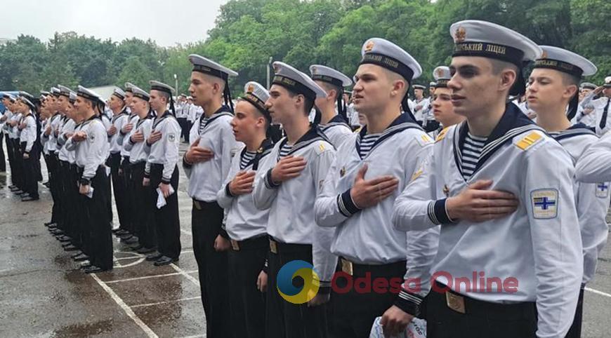 Массовым отравлением курсантов одесского военно-морского лицея занялась военная прокуратура