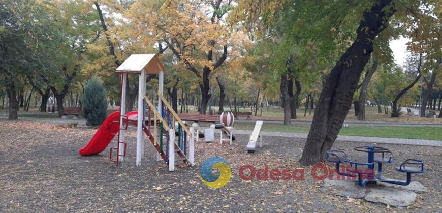 Прокуратура через суд заставляет одесскую мэрию привести в порядок детские площадки в Приморском районе