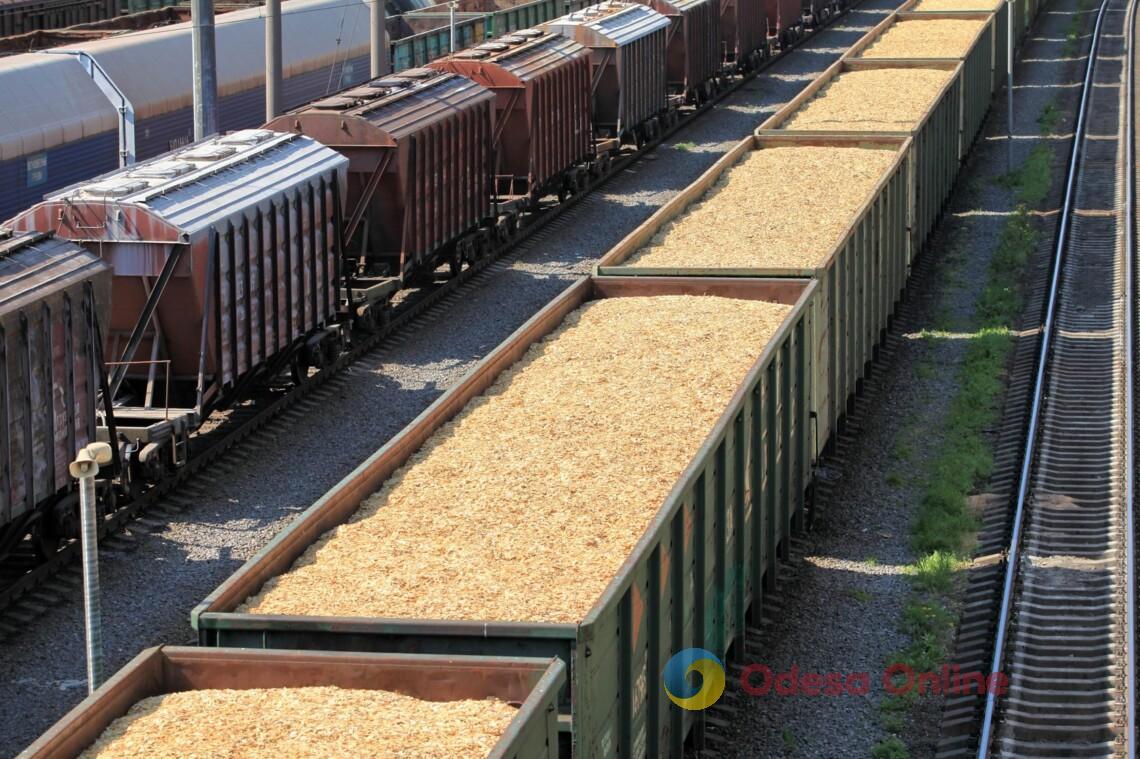 Кількість вагонів із зерном, що рухаються в напрямку портів Одещини, за тиждень зросла на 50%