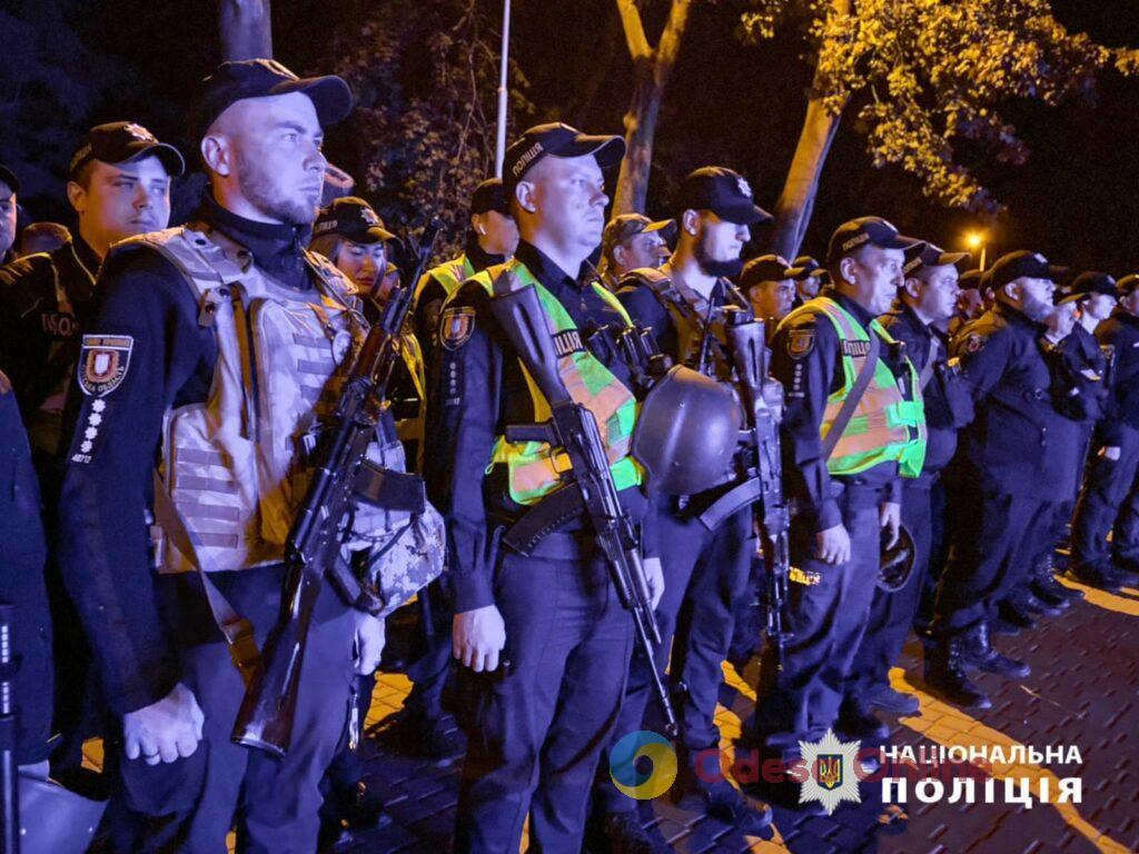 Правоохранители провели ночной рейд в Хаджибейском районе Одессы