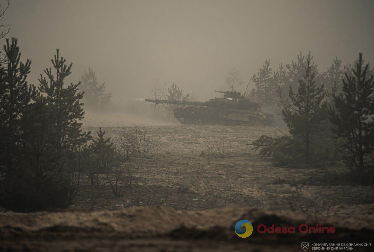 Українські захисники відбили ворожі атаки на трьох напрямках, – Генштаб