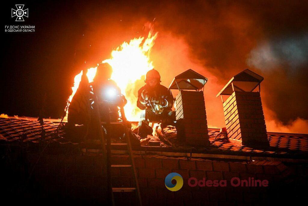 В селе в Одесской области спасатели уберегли дом от уничтожения огнем