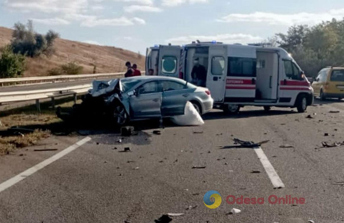 Смертельное ДТП в Одесской области: легковушка «догнала» грузовик
