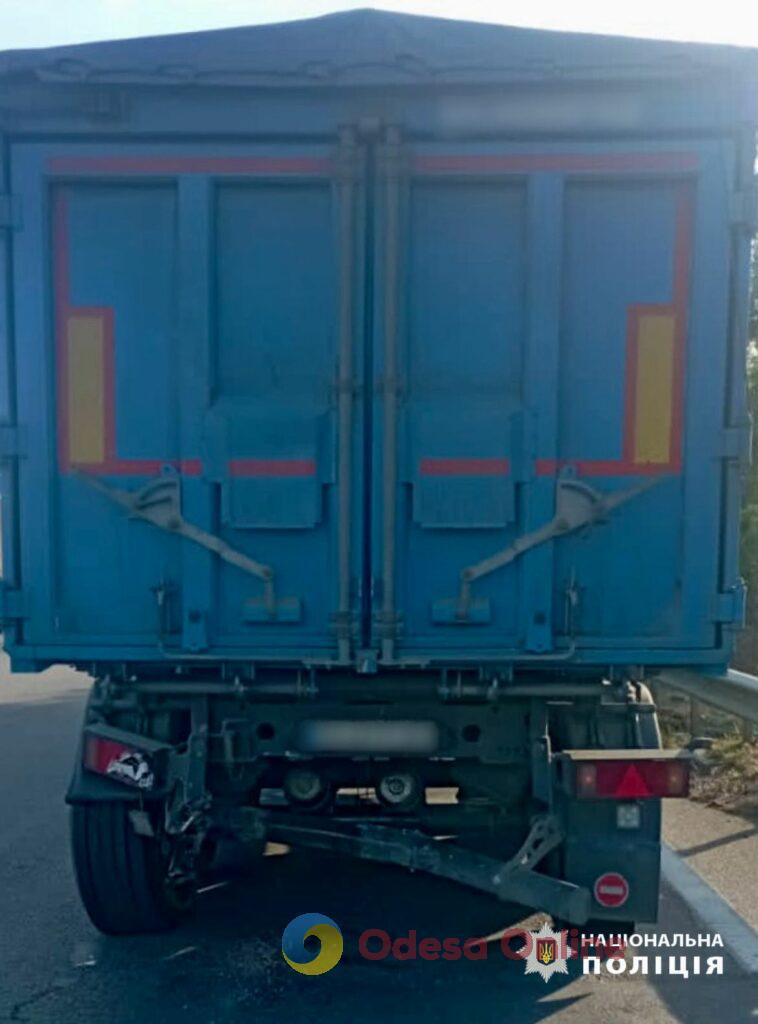 Смертельное ДТП в Одесской области: легковушка «догнала» грузовик