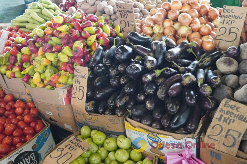Бананы, брокколи и сало: субботние цены на одесском «Привозе»