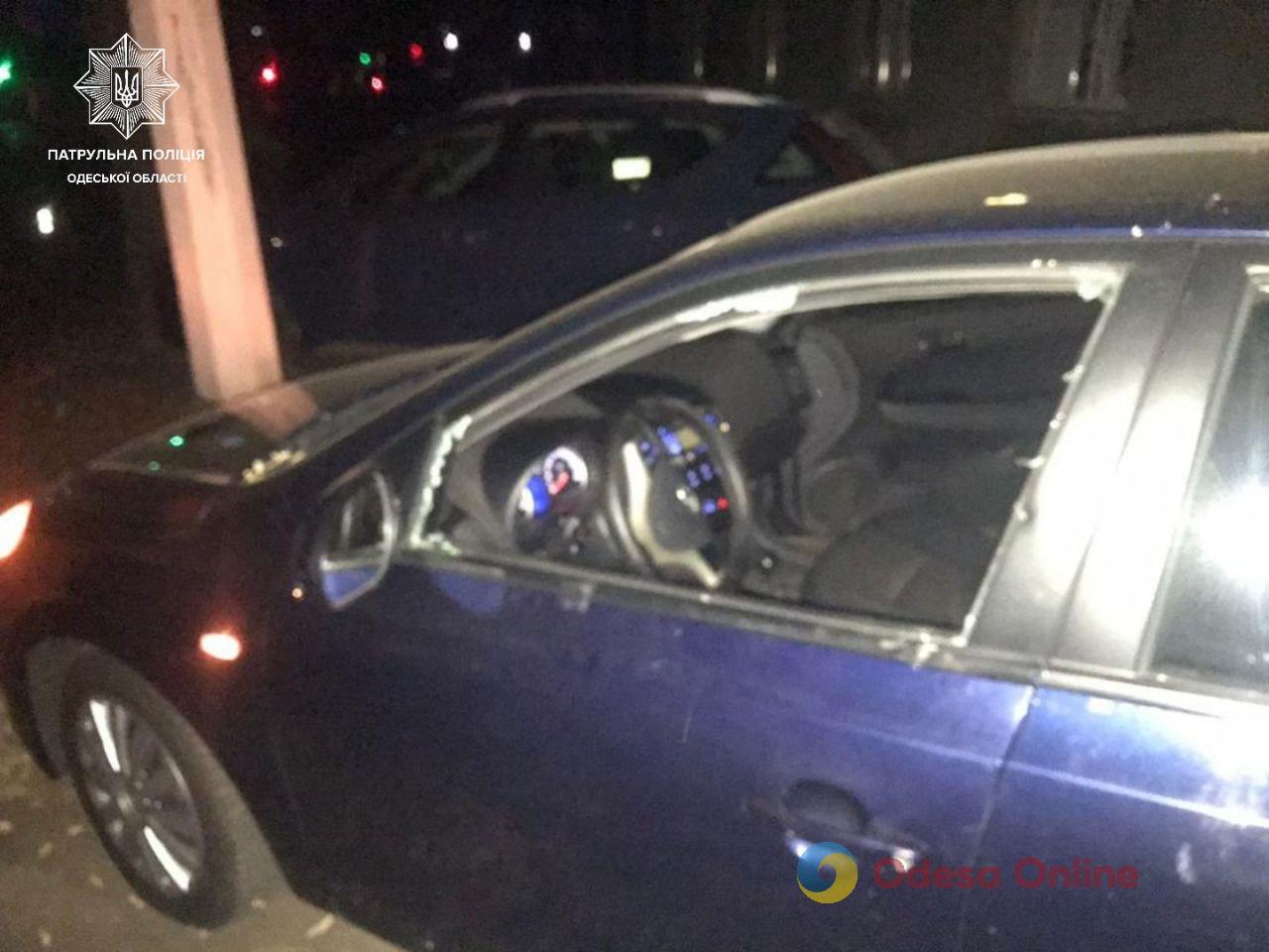 В центре Одессы патрульные задержали мужчину, который пытался угнать автомобиль