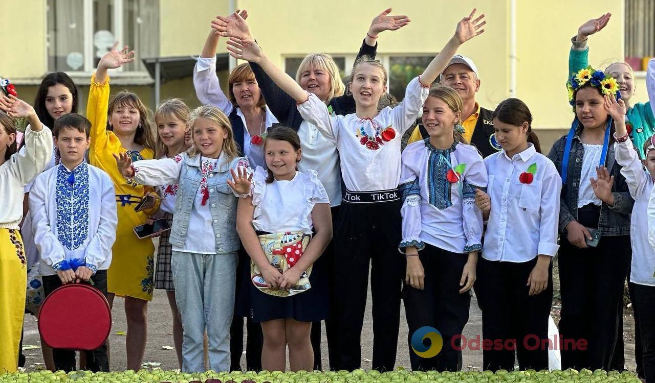 Яблучний WEEKEND: Новопетрівський ліцей Великомихайлівської громади встановив національний рекорд