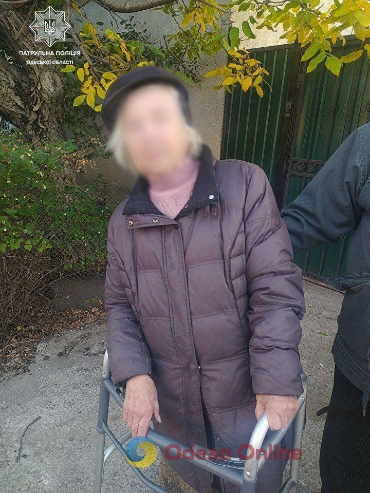Загубилась та знепритомніла: одеські патрульні разом з небайдужими громадянами допомогли пенсіонерці