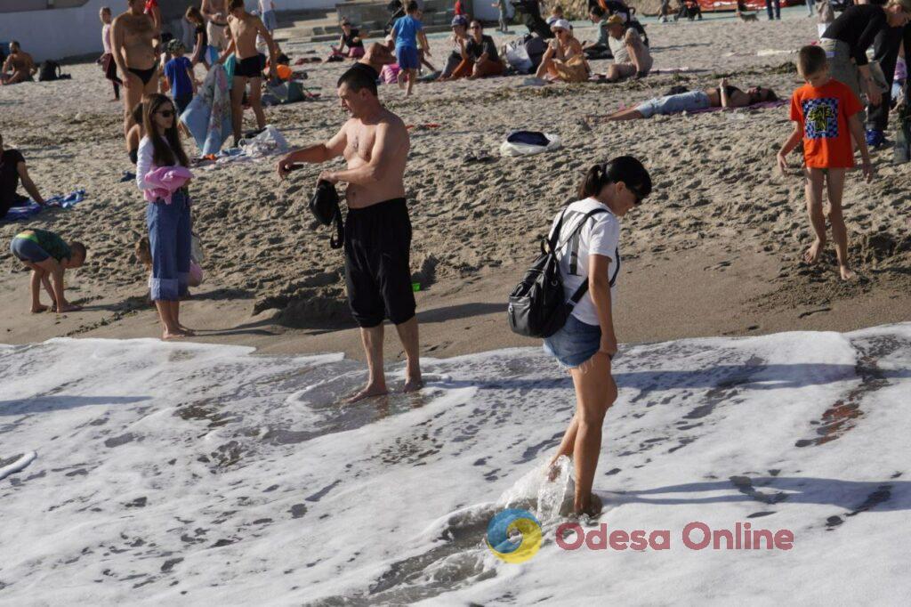 +29°C у кінці жовтня: незвична погода «вигнала» сотні одеситів на пляжі (фоторепортаж)