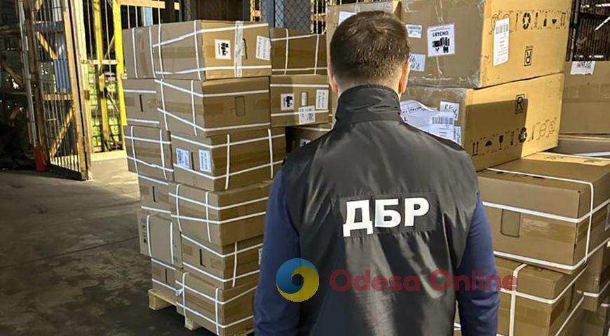 В Украину через Одессу пытались контрабандой ввезти медицинское оборудование и сигареты на 55 млн гривен