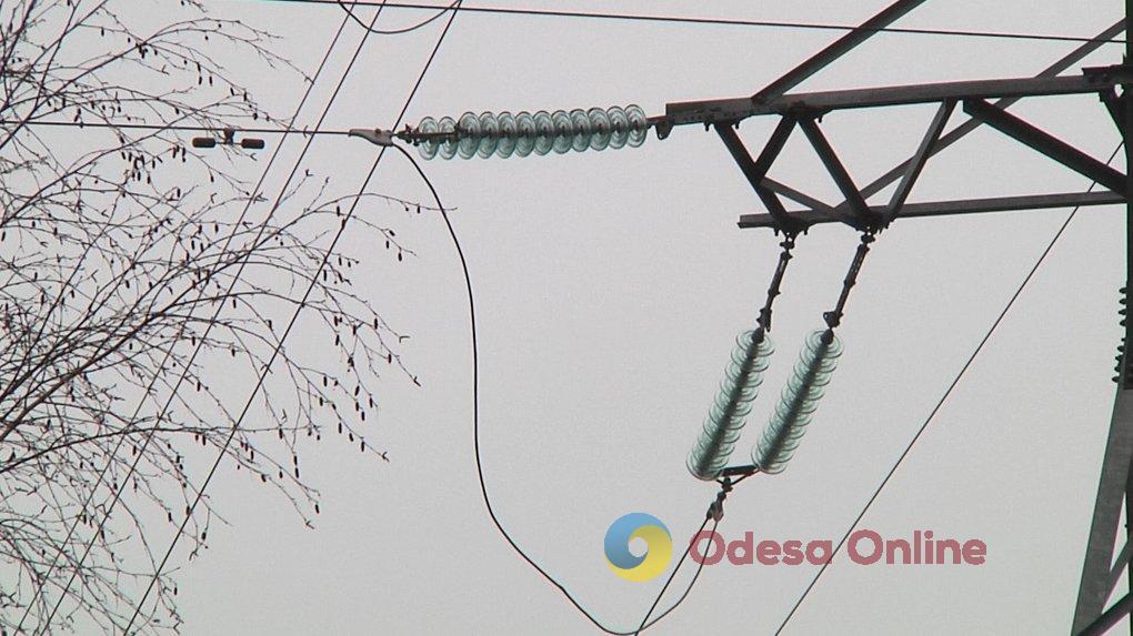 Последствия непогоды в Одесской области: без света остаются более 70 тысяч семей в 279 населенных пунктах