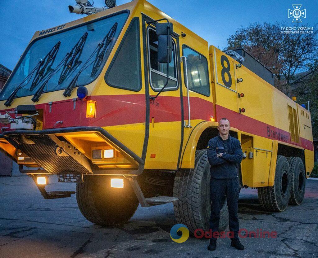 Автопарк одесских спасателей пополнился автоцистерной вместимостью 12 тонн (фото, видео)