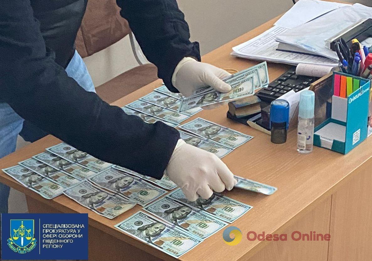 На Одещині затримали лікаря, який за гроші ставив фіктивні діагнози для звільнення зі служби