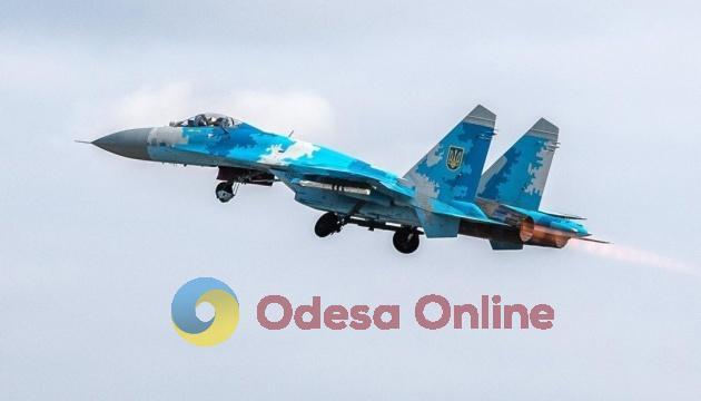 Украинская авиация нанесла 10 ударов по районам сосредоточения личного состава, вооружения и военной техники врага, — Генштаб
