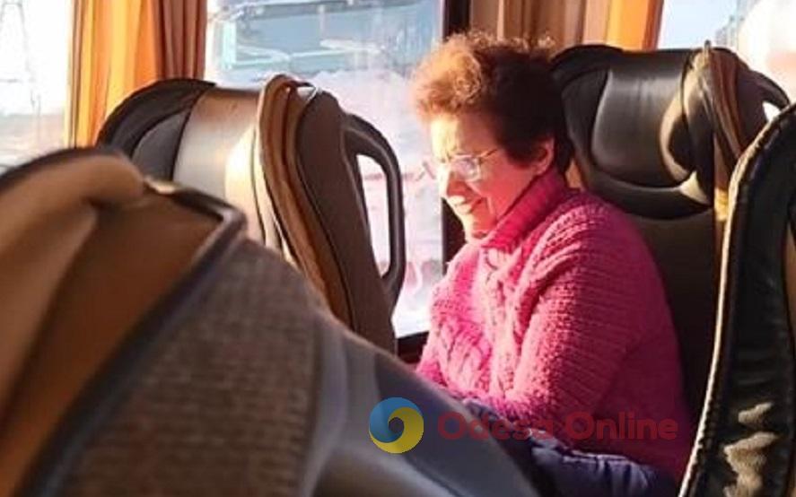 В Одесской области учительница провела онлайн-урок в застрявшем на трассе автобусе (видео)